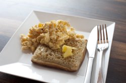 crumpets and scrambled eggs breakfast