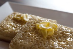 crumpet with melted butter